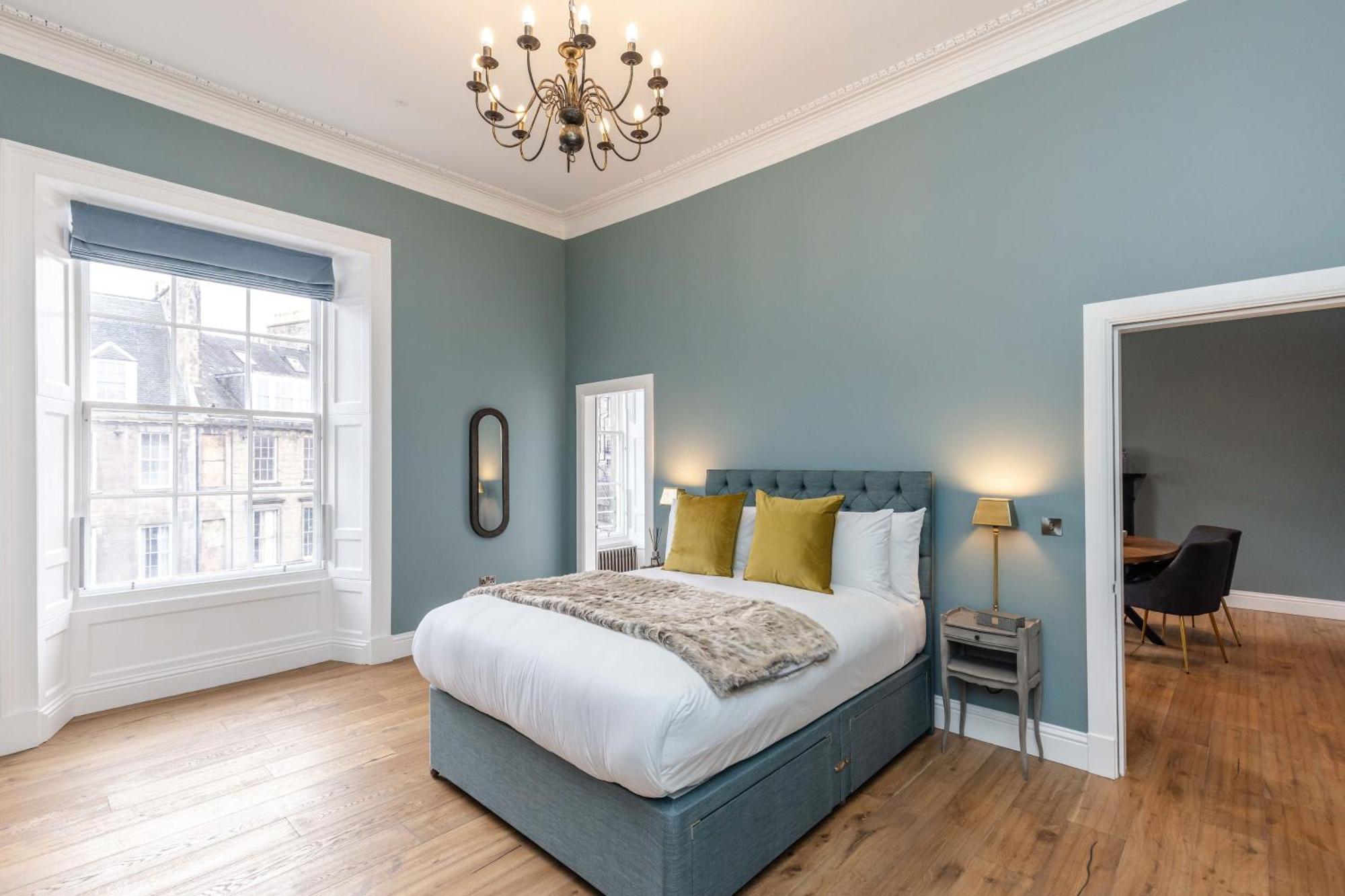 Dragon Suites Luxury Apartments At 9 Albyn Place Edinburgh Exterior photo