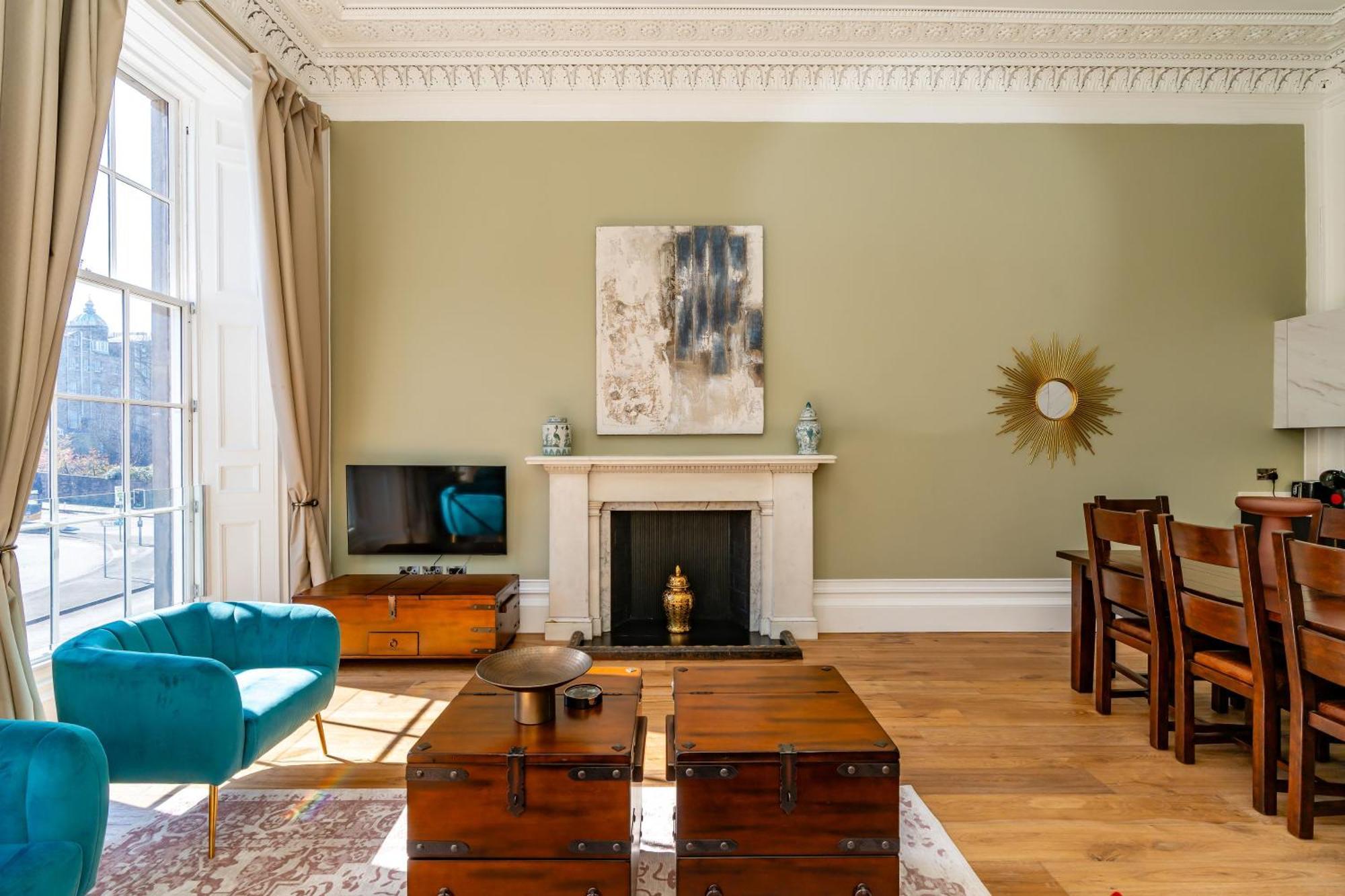 Dragon Suites Luxury Apartments At 9 Albyn Place Edinburgh Exterior photo